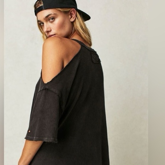 WE THE FREE HOLEY DISTRESSED CROPPED TEE - Picture 1 of 7